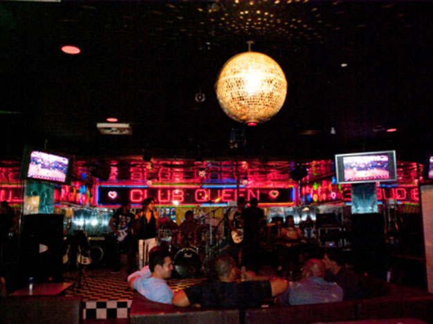 CLUB QUEEN