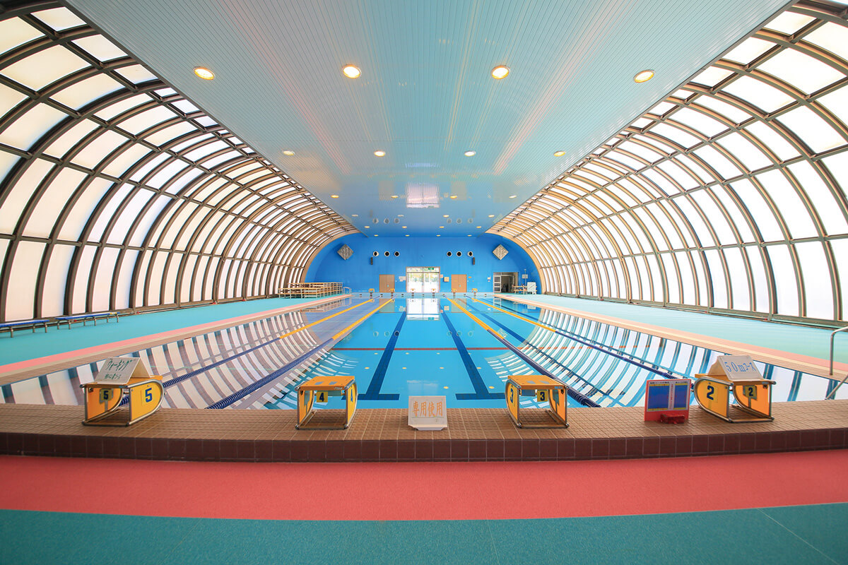 Indoor Pool 水泳プール